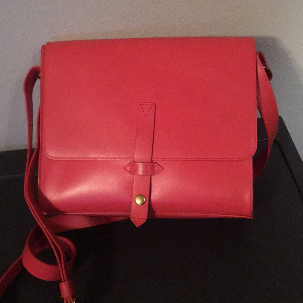 IIIBeca Crossbody